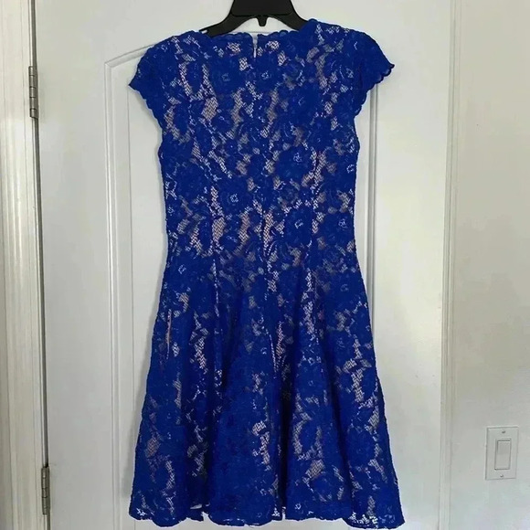 Eliza J Lace Overlay Fit and Flare Short Sleeve V Neck Dress Blue Sz 4 - Picture 6 of 9